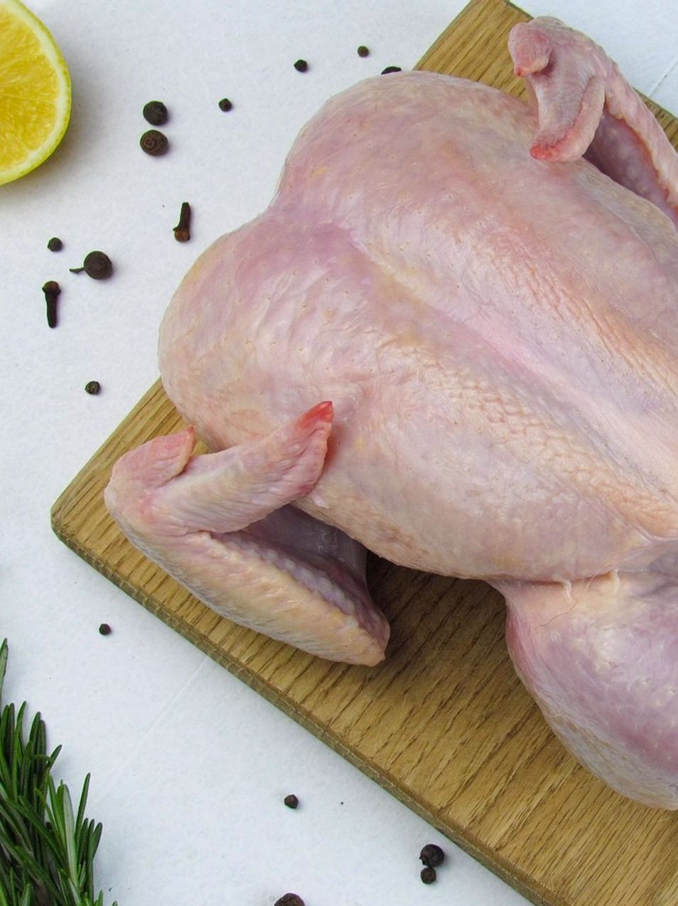 Limpieza profunda del gallinero en primavera
